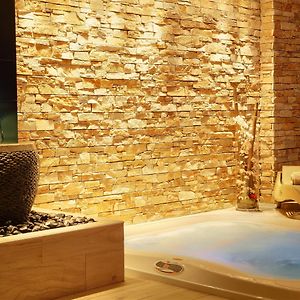 Best Western Le Patio des Artistes Wellness Jacuzzi